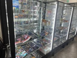 カードショップの画像