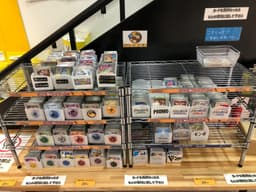 カードショップの画像