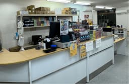 カードショップの画像