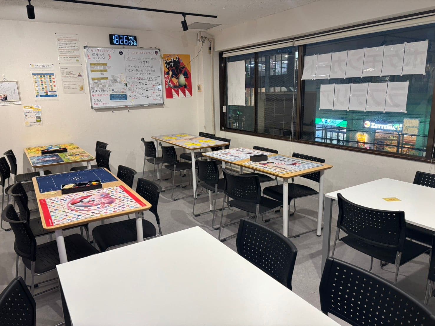 対戦卓は32席ございます。