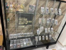 カードショップの画像