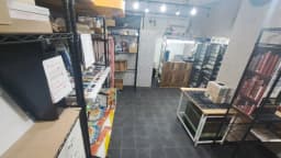 カードショップの画像