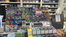 カードショップの画像