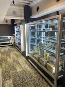 カードショップの画像