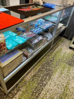 カードショップの画像