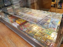 カードショップの画像