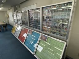 カードショップの画像