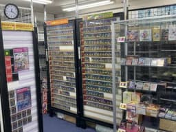 カードショップの画像