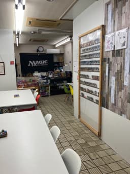 カードショップの画像